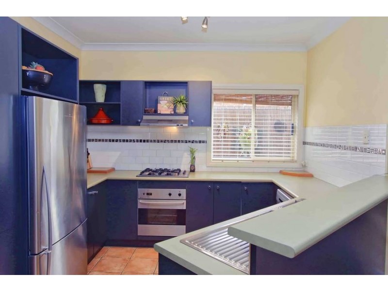 16 Caddick Gardens, Caroline Springs VIC 3023