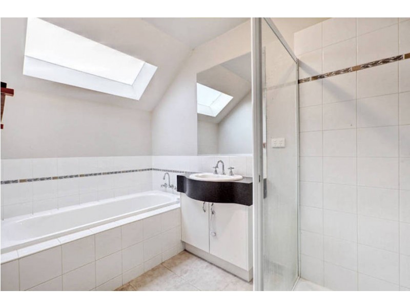 9 Dobell Crescent, Caroline Springs VIC 3023