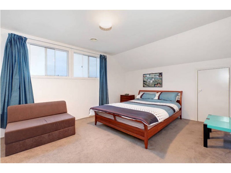 9 Dobell Crescent, Caroline Springs VIC 3023