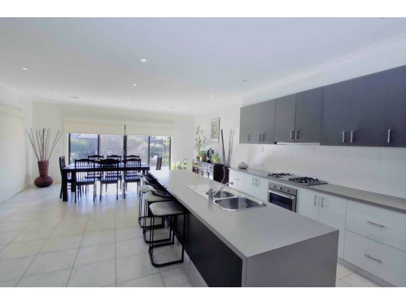 12 Westbury Street, Cairnlea VIC 3023
