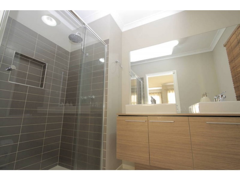 40 Wilkins Crescent, Burnside Heights VIC 3023