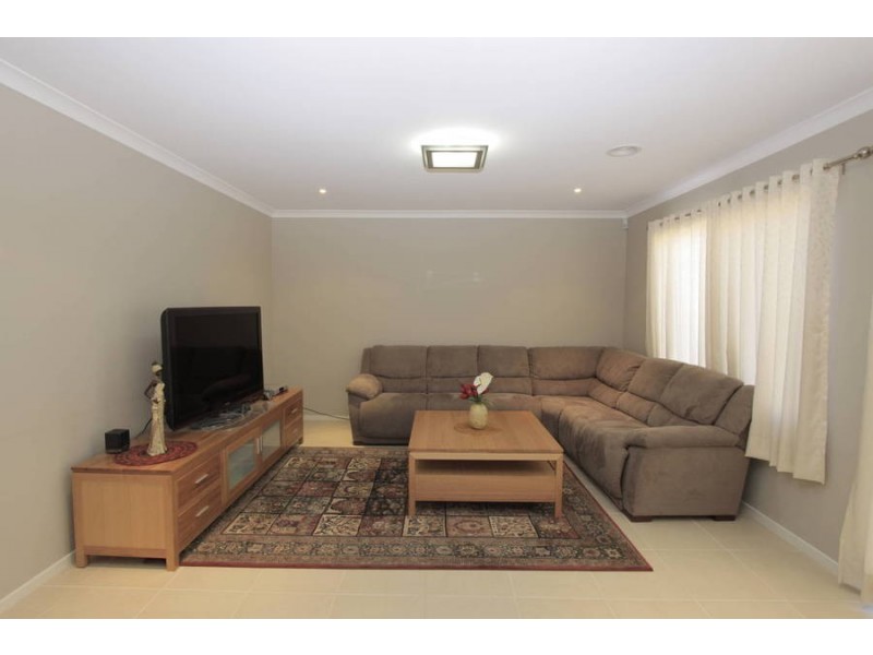 40 Wilkins Crescent, Burnside Heights VIC 3023