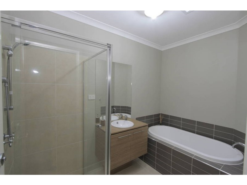 40 Wilkins Crescent, Burnside Heights VIC 3023