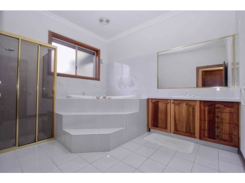 1 Gracefield Ct, Hoppers Crossing VIC 3029