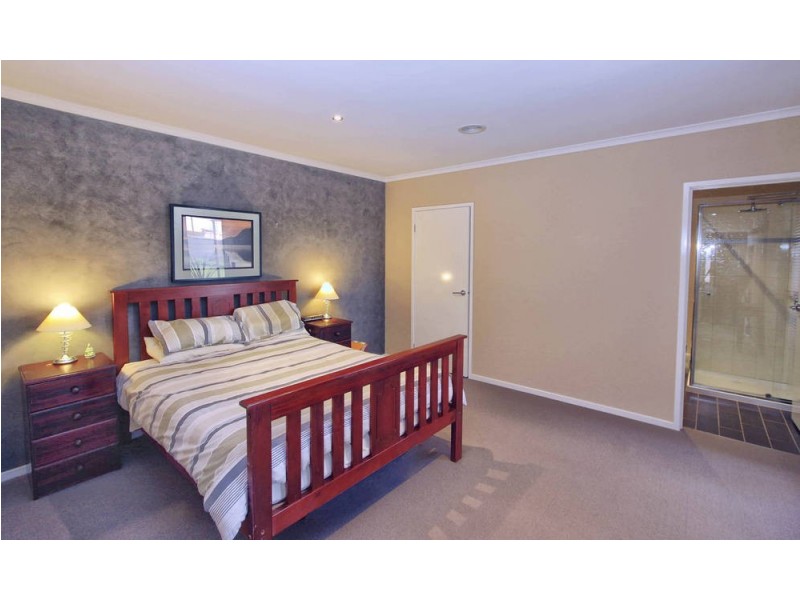 52 Barringo Way, Caroline Springs VIC 3023