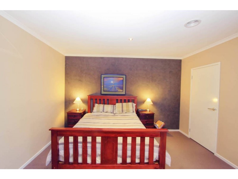 52 Barringo Way, Caroline Springs VIC 3023