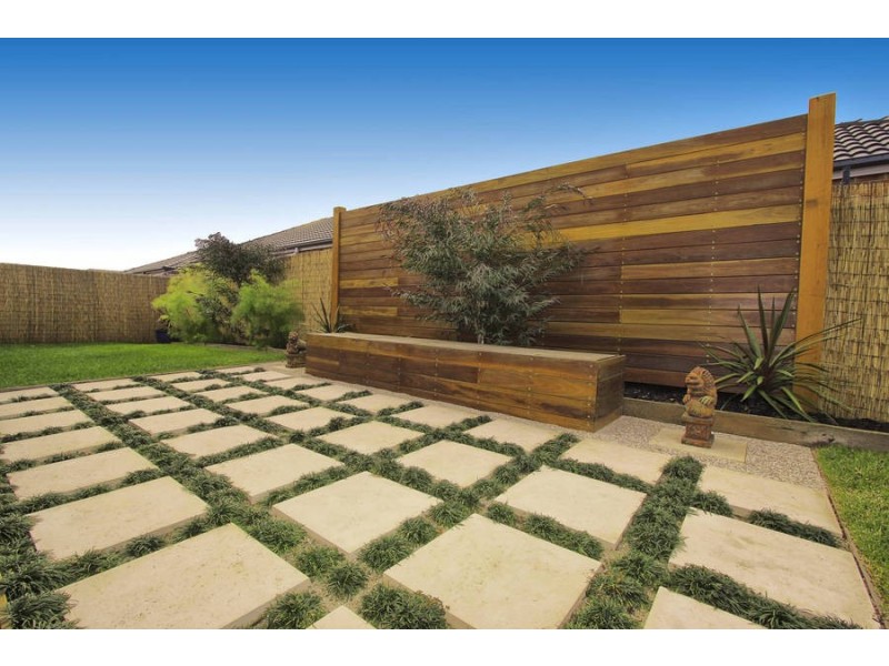 52 Barringo Way, Caroline Springs VIC 3023