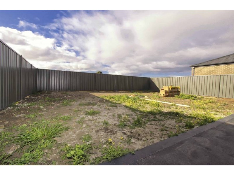 17 O’Connor St, Deer Park VIC 3023