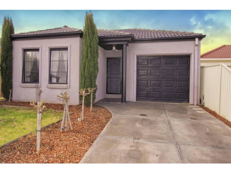 7 Patterson Close, Caroline Springs VIC 3023