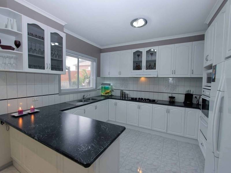 8  Tillbrook Grove, Cairnlea VIC 3023