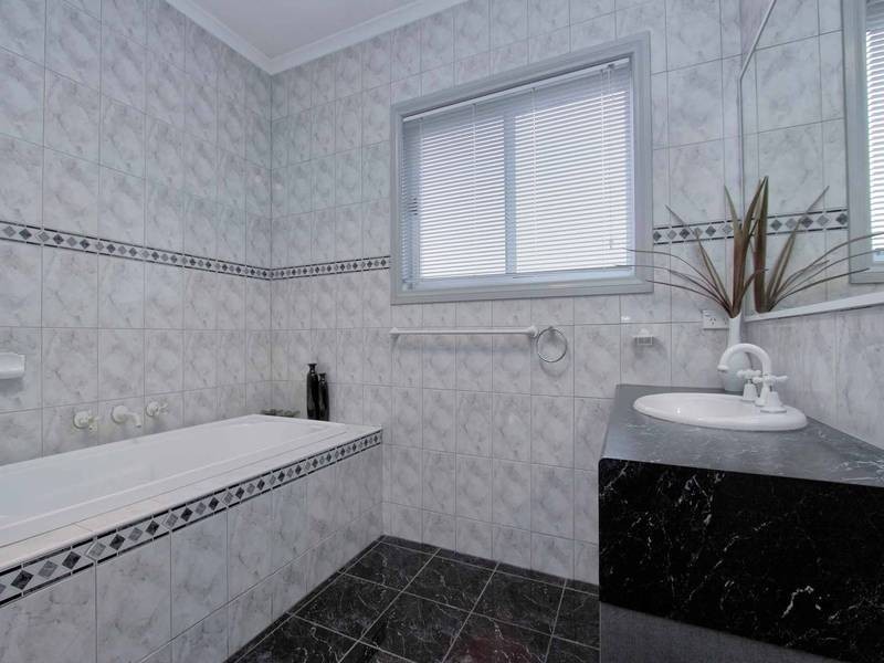 8  Tillbrook Grove, Cairnlea VIC 3023