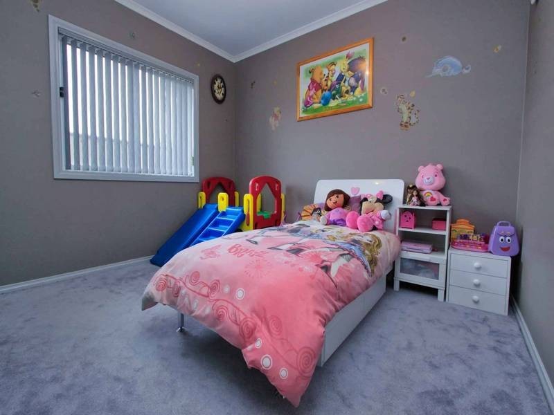 8  Tillbrook Grove, Cairnlea VIC 3023