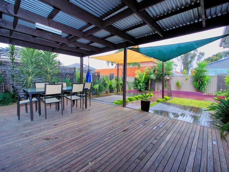 8  Tillbrook Grove, Cairnlea VIC 3023