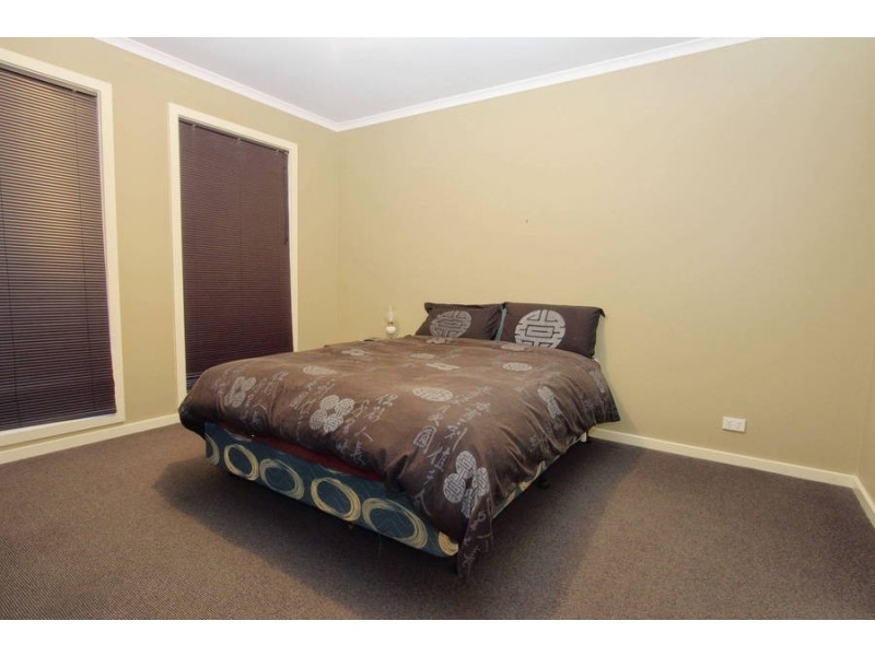 12 Cleland Way, Caroline Springs VIC 3023