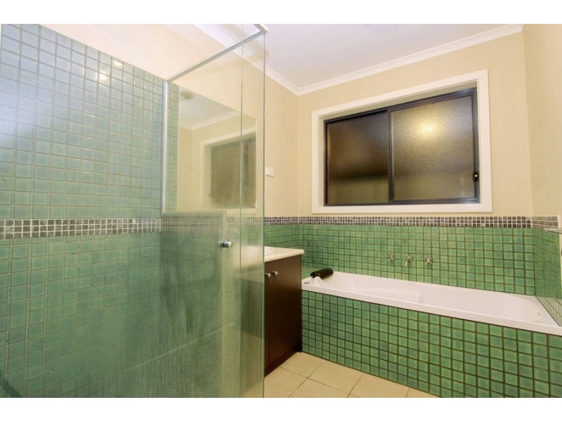 12 Cleland Way, Caroline Springs VIC 3023