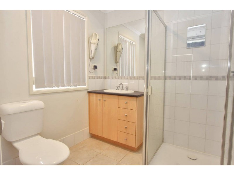 37 Strickland Cres, Burnside VIC 3023