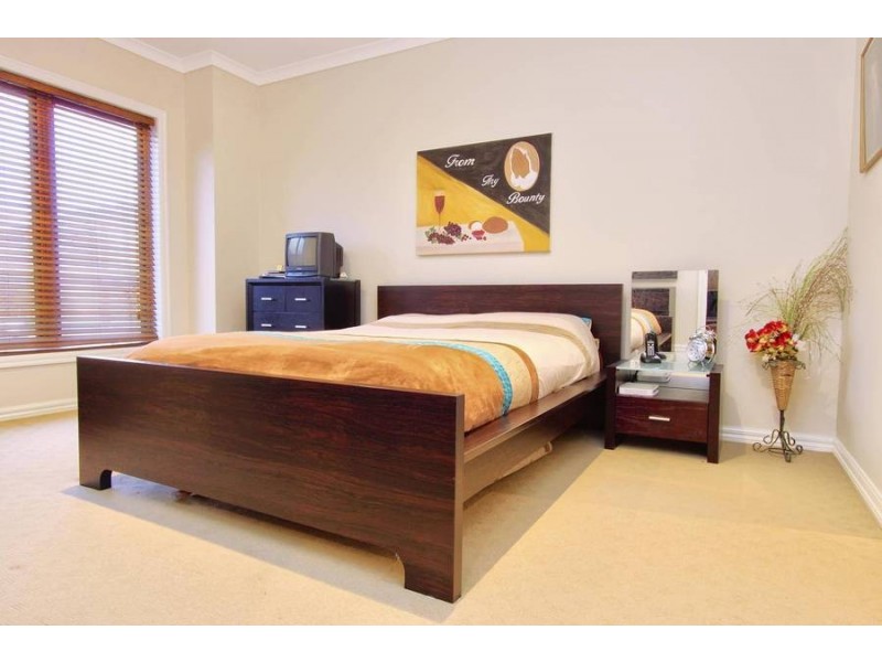 6 Wattlepark Street, Caroline Springs VIC 3023