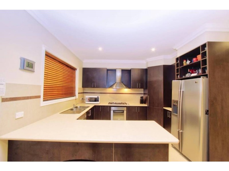 6 Wattlepark Street, Caroline Springs VIC 3023