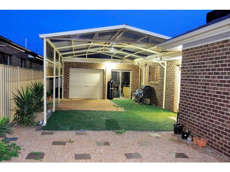 6 Wattlepark Street, Caroline Springs VIC 3023