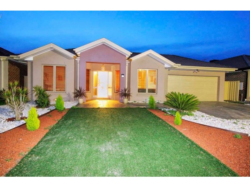 6 Wattlepark Street, Caroline Springs VIC 3023