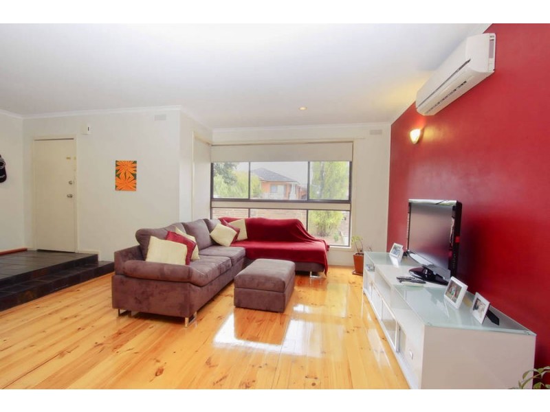 11 Mawson Avenue, Deer Park VIC 3023