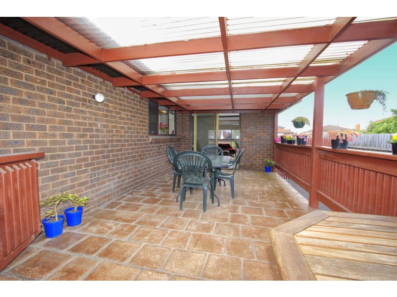 11 Mawson Avenue, Deer Park VIC 3023