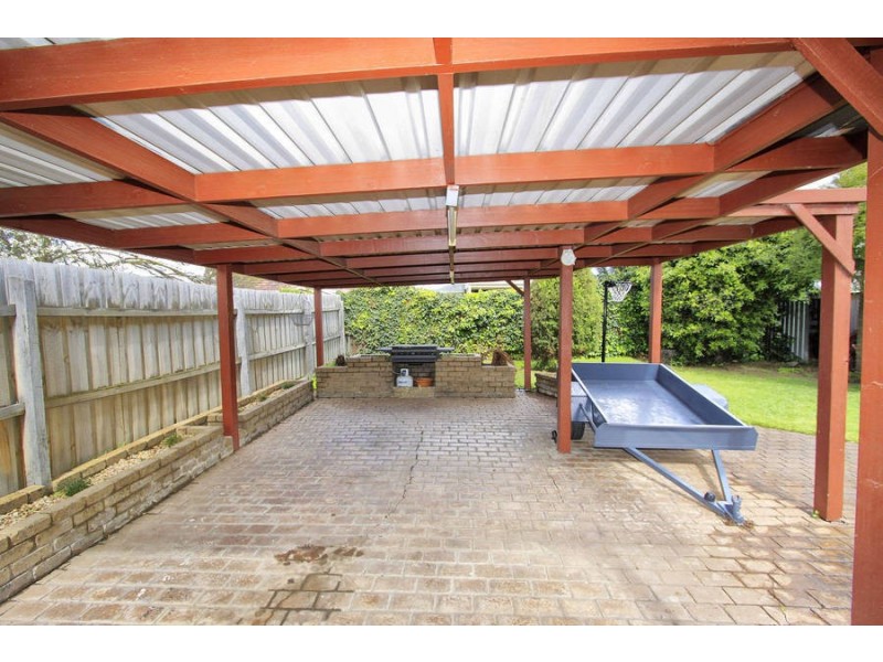 11 Mawson Avenue, Deer Park VIC 3023