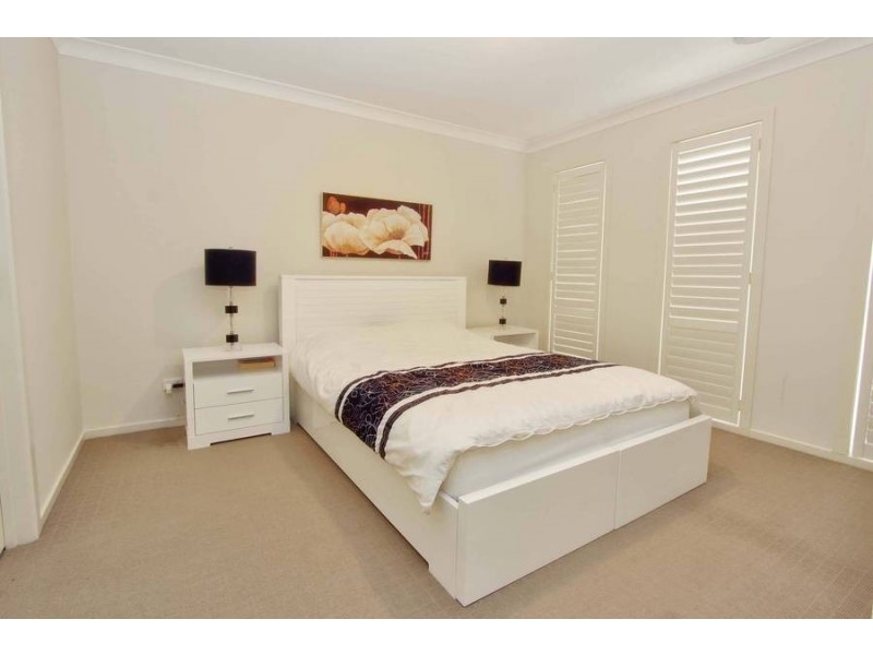 13 McCubbin Way, Caroline Springs VIC 3023