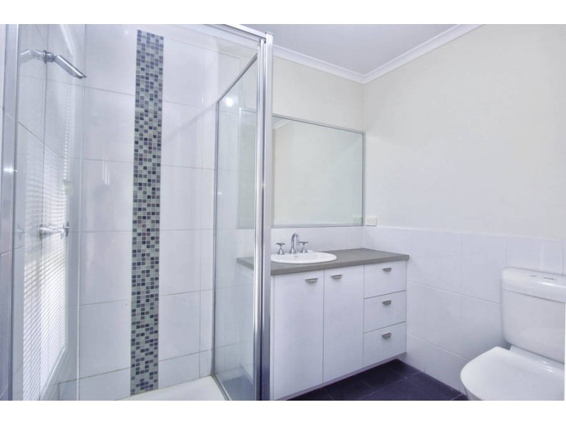 14 Kooyong Way, Caroline Springs VIC 3023