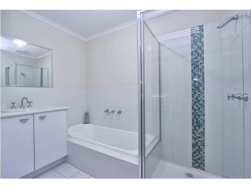 14 Kooyong Way, Caroline Springs VIC 3023