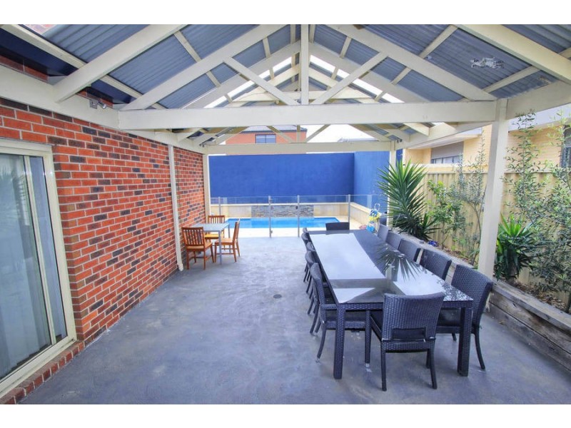 14 Kooyong Way, Caroline Springs VIC 3023