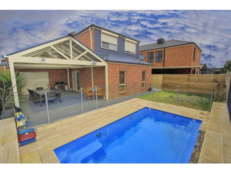 14 Kooyong Way, Caroline Springs VIC 3023