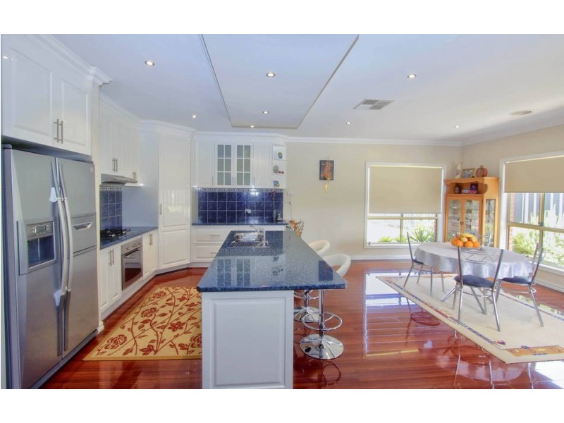 3 Coorong Place, Burnside VIC 3023