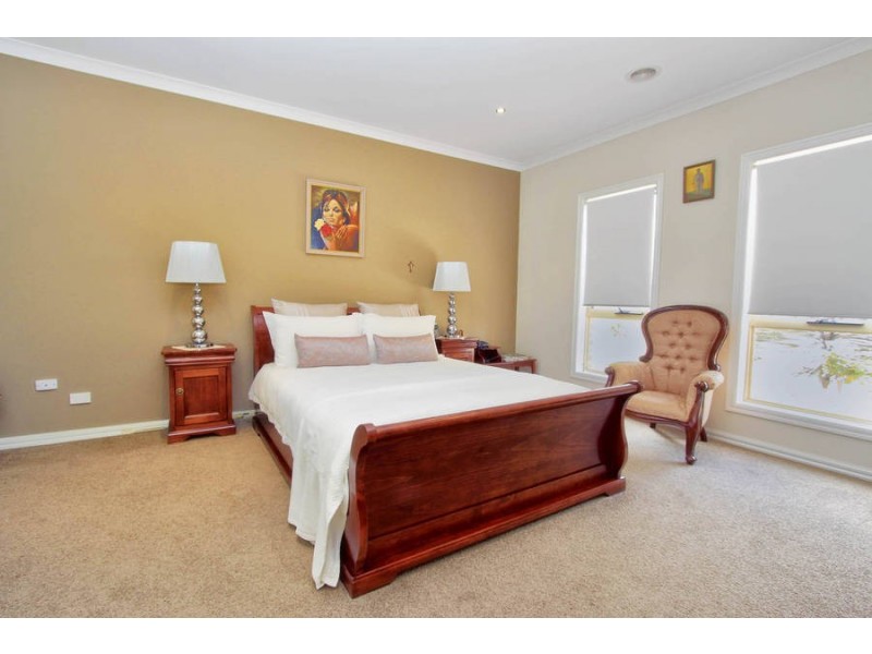 3 Coorong Place, Burnside VIC 3023