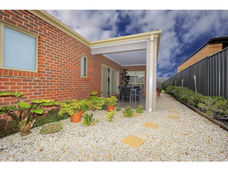 3 Coorong Place, Burnside VIC 3023