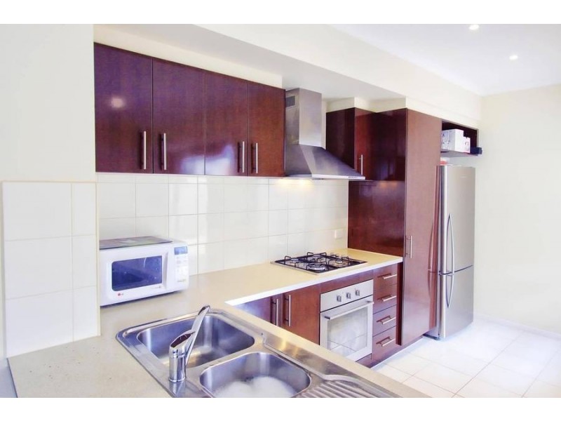 6 Strathvea Lane, Caroline Springs VIC 3023