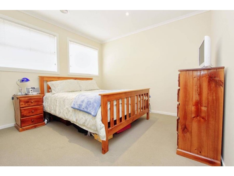 6 Strathvea Lane, Caroline Springs VIC 3023