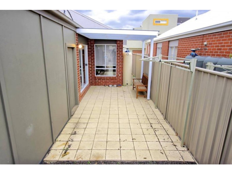 6 Strathvea Lane, Caroline Springs VIC 3023
