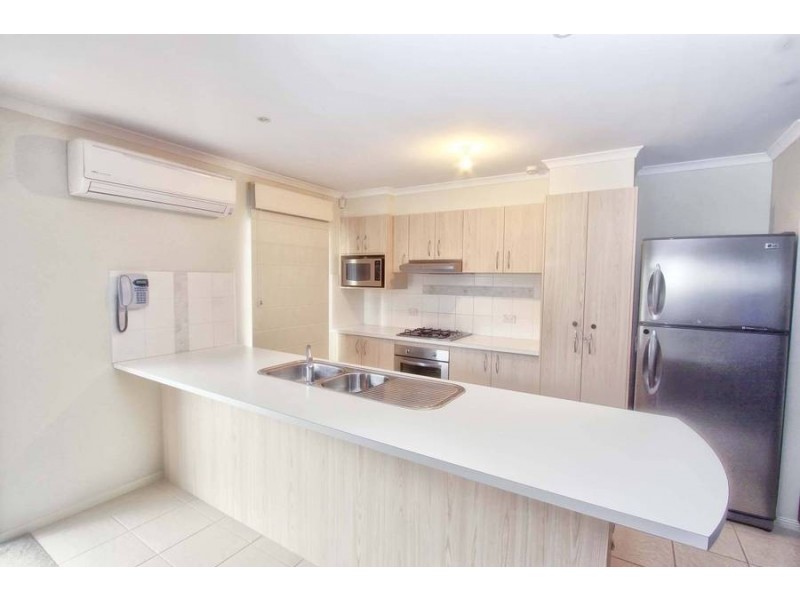 7 Hele Close, Caroline Springs VIC 3023