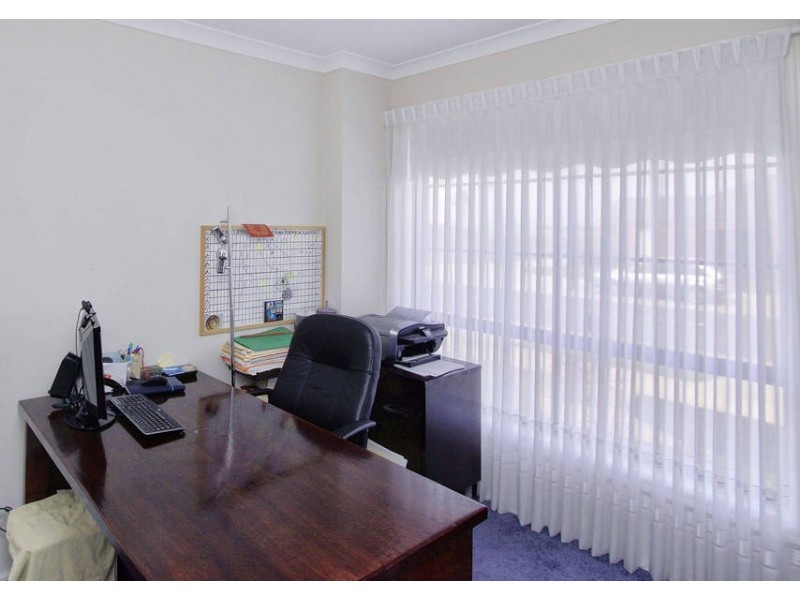 28  Gisborne Way, Caroline Springs VIC 3023