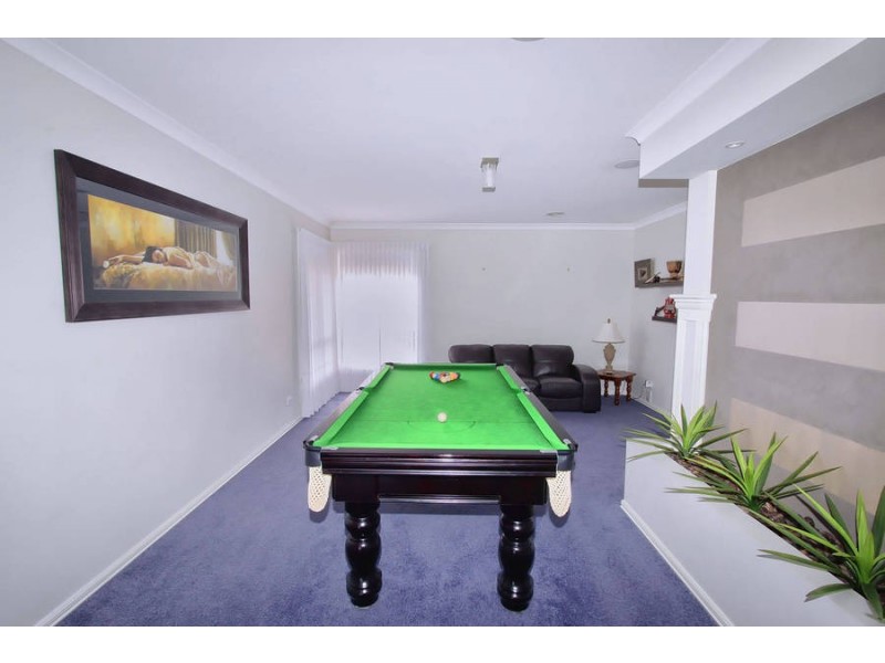 28  Gisborne Way, Caroline Springs VIC 3023