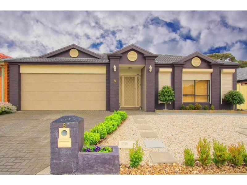 8 Silverdale Walk, Cairnlea VIC 3023
