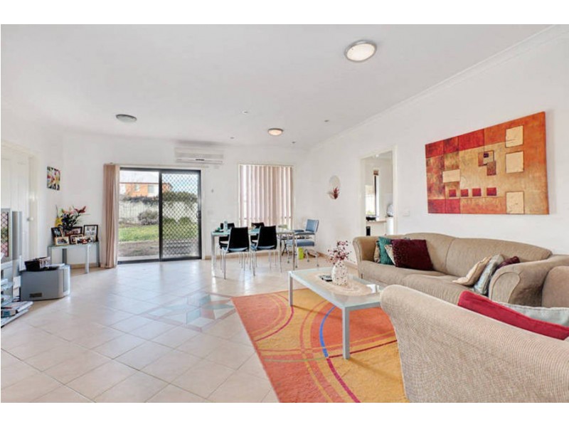 13  Stokeheath Way, Caroline Springs VIC 3023