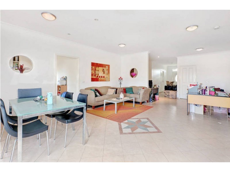 13  Stokeheath Way, Caroline Springs VIC 3023