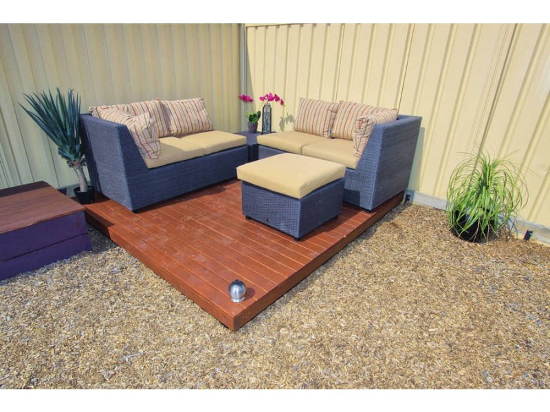 6 Clementson Drive, Caroline Springs VIC 3023