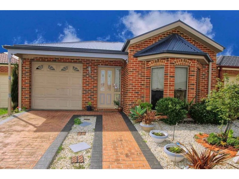 3 Clarendon Wynd, Caroline Springs VIC 3023