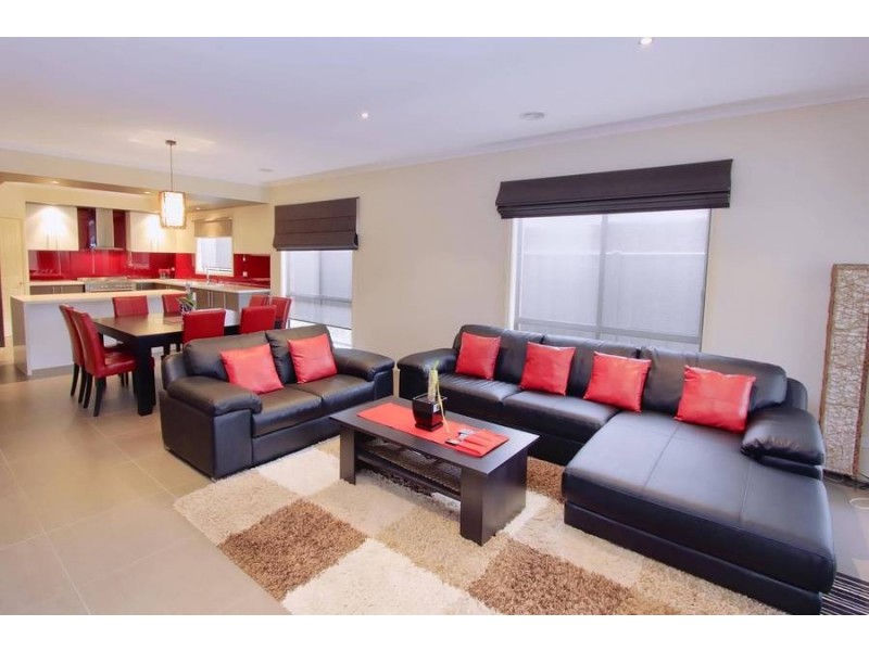 45 Duncombe Parkway, Deer Park VIC 3023