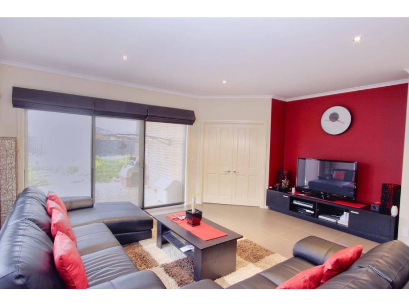 45 Duncombe Parkway, Deer Park VIC 3023