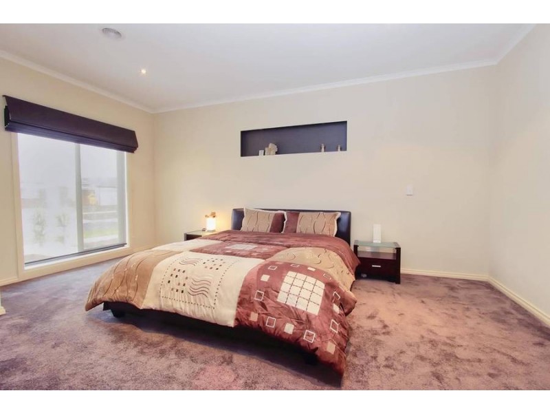 45 Duncombe Parkway, Deer Park VIC 3023