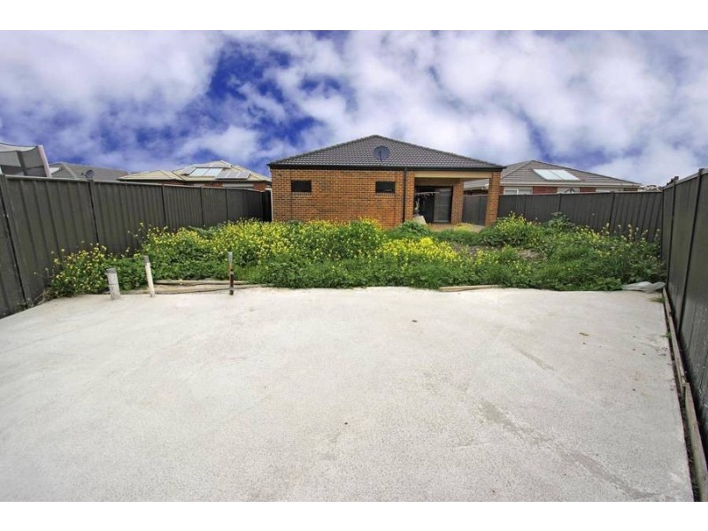 45 Duncombe Parkway, Deer Park VIC 3023